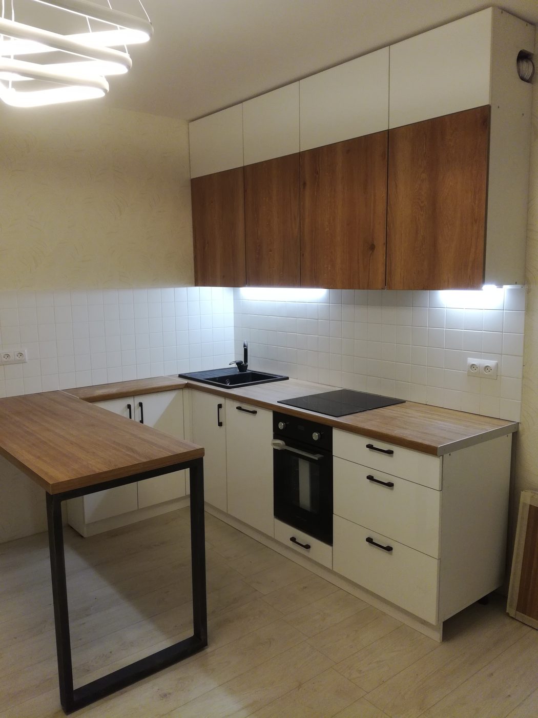 Modern kitchen L-shape