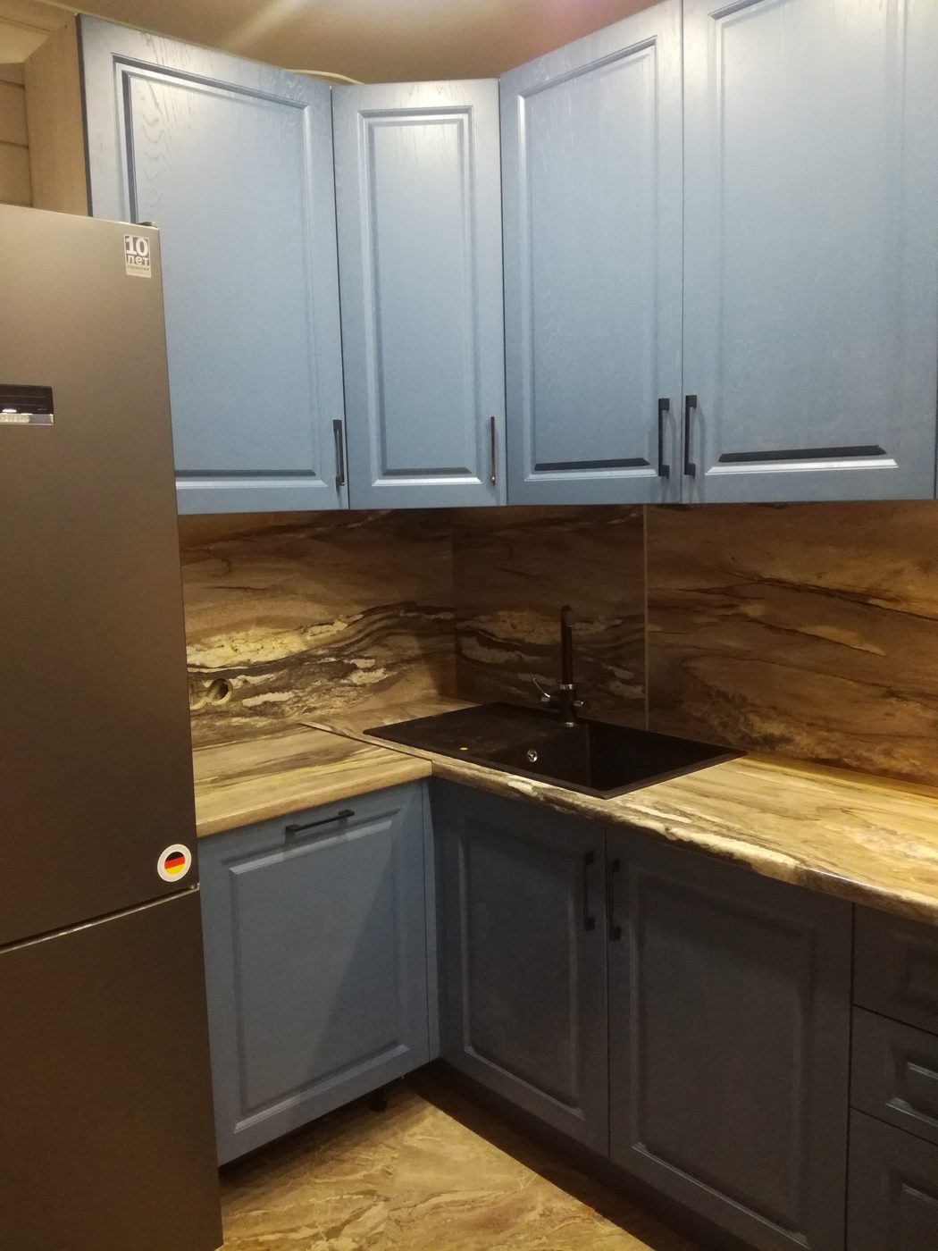 Blue-grey kitchen